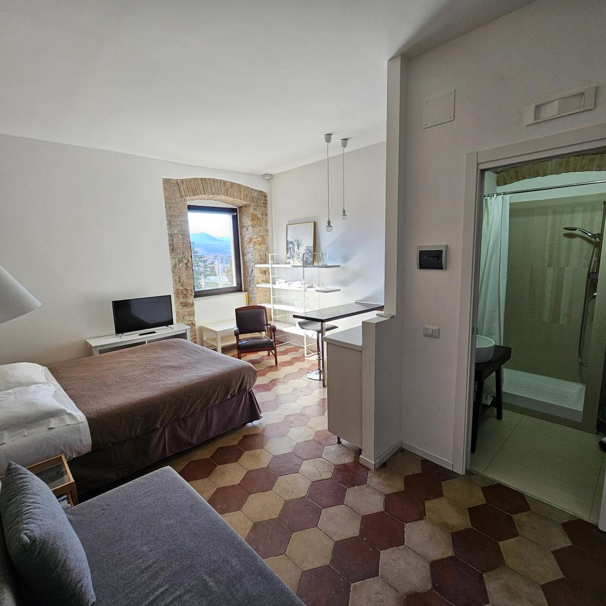 Room & Parking In Centro Citta Con Parcheggio Privato E Wifi Potenza Eksteriør bilde