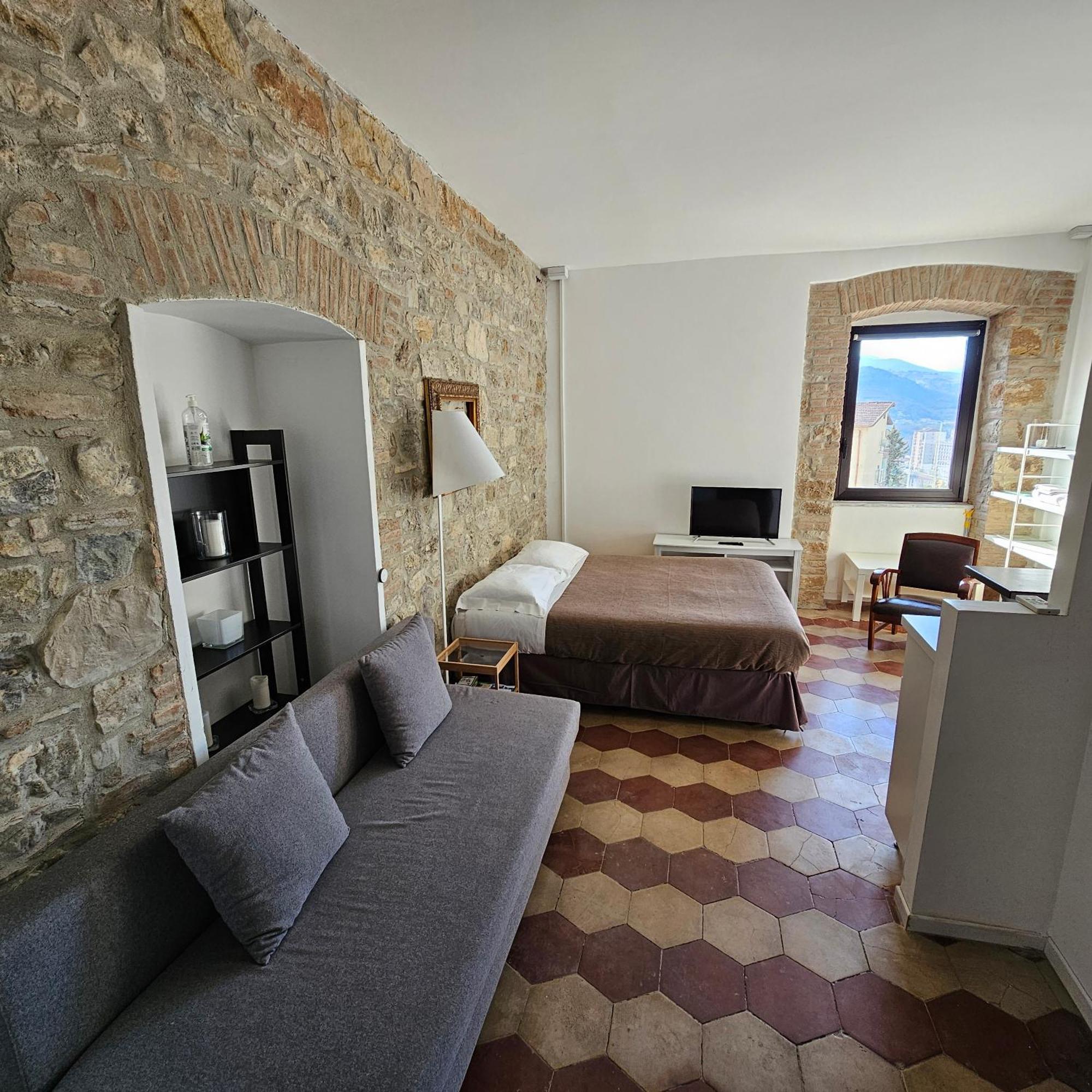 Room & Parking In Centro Citta Con Parcheggio Privato E Wifi Potenza Eksteriør bilde