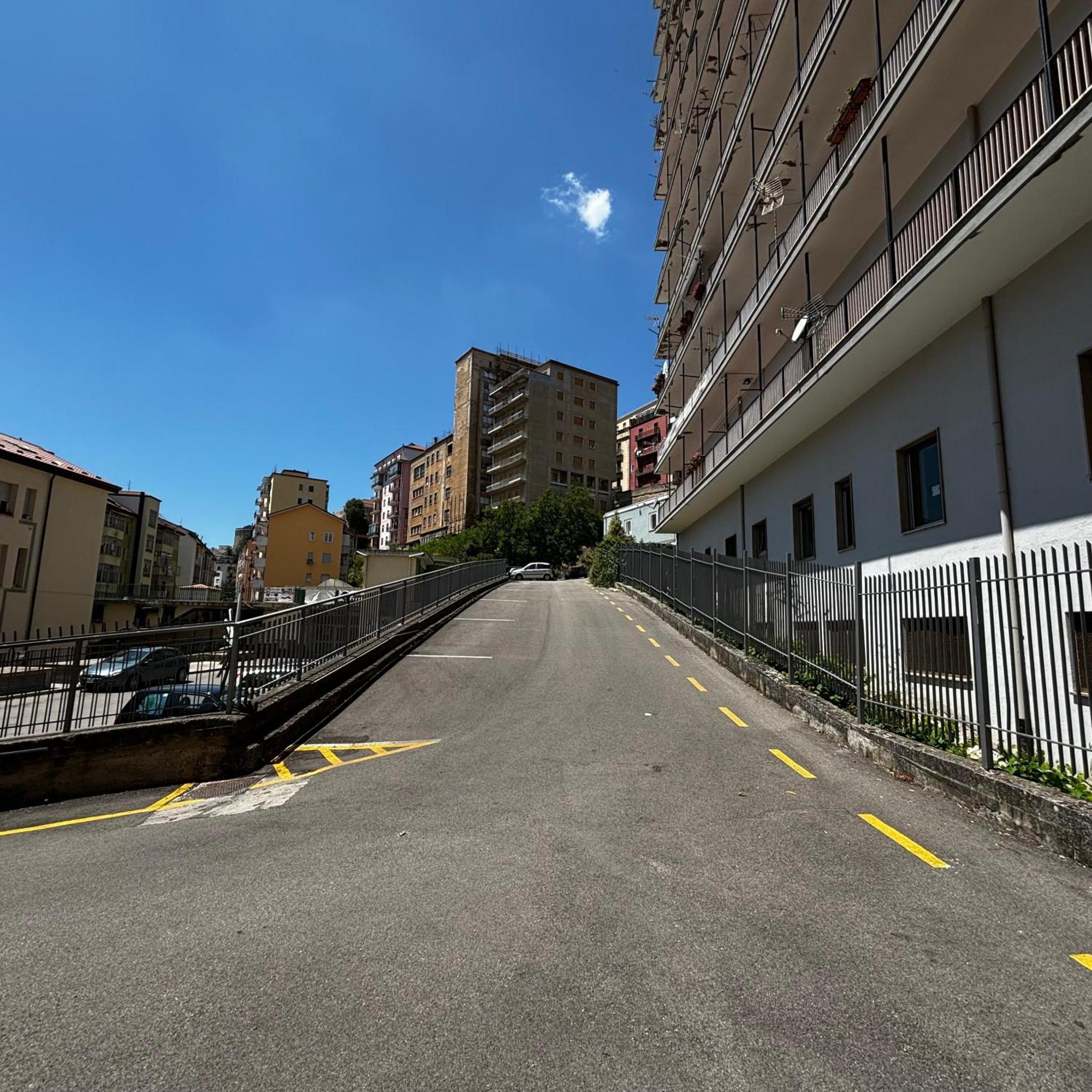 Room & Parking In Centro Citta Con Parcheggio Privato E Wifi Potenza Eksteriør bilde