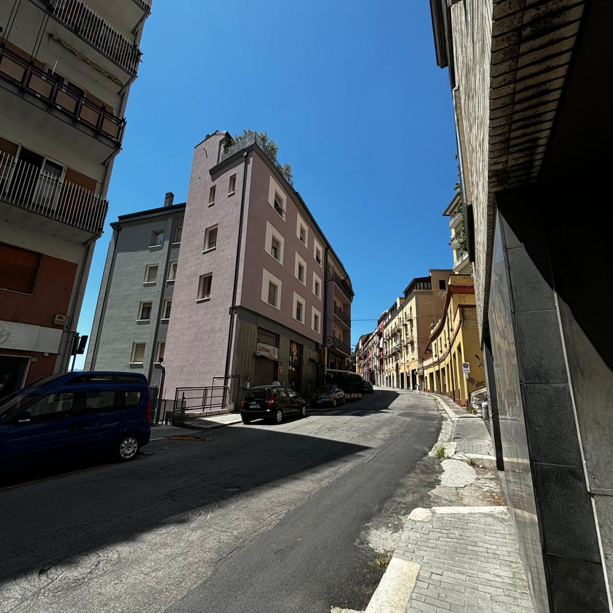Room & Parking In Centro Citta Con Parcheggio Privato E Wifi Potenza Eksteriør bilde